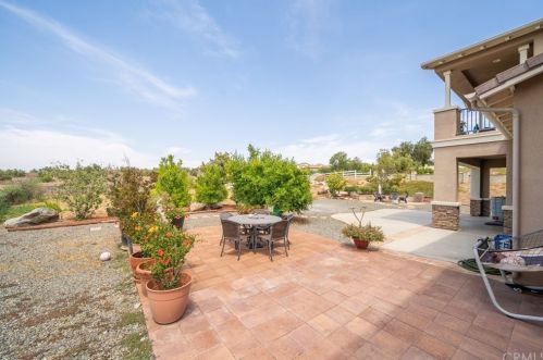 16550 Catalonia Dr, Riverside CA  92504-8701 exterior