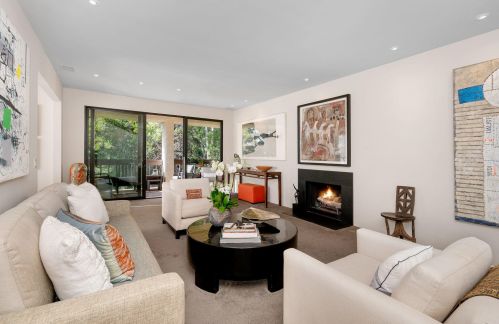 87 Seaview Dr, Santa Barbara, CA 93108-2852