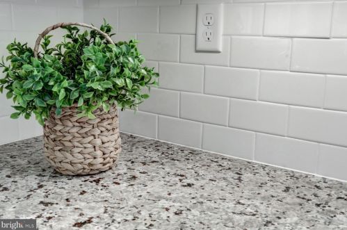 210 Rosedale Ave, Lancaster PA  17603-5708 exterior