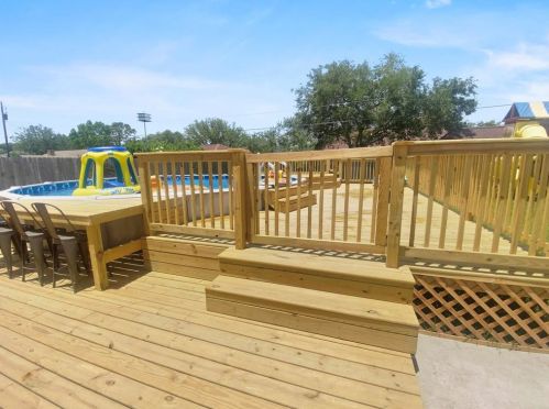 49 Colony Sq, Angleton TX 77515-3644 exterior