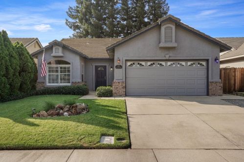 2860 Mosswood Dr, Lodi, CA 95242-2050