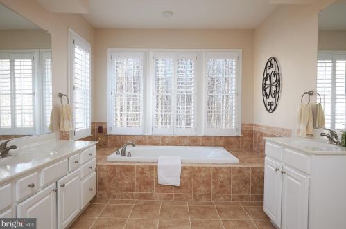 309 Reserve Gate Ter, Silver Spring MD 20905-5040 exterior