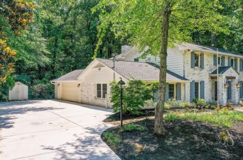 1493 Epping Forest Dr, Atlanta GA  30319-2553 exterior