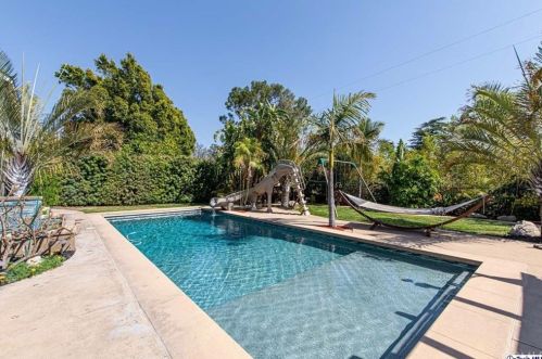 2328 Chapman Rd, Glendale CA  91214-3013 exterior