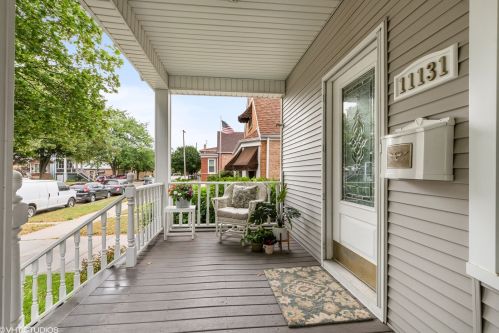 11131 Sawyer Ave, Chicago, IL 60655-2723