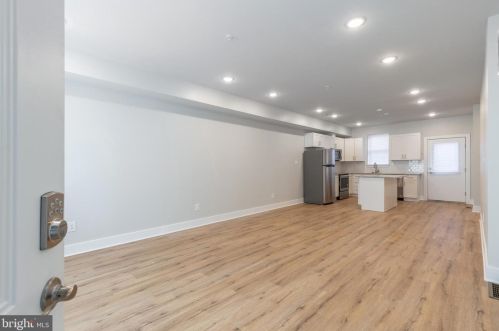 2453 Hancock St, Philadelphia, PA 19133-3802