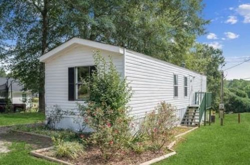 4033 Sutton Rd, Gainesville, GA 30506-3238