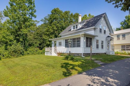 23 Jones Ave, Kittery, ME 03904-1731
