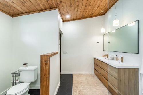 2334 Cortez Way, Atlanta GA  30319-3914 exterior