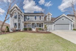 1009 Stanton Dr, Naperville, IL 60540-8250