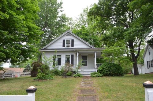 216 Washington St, Petersburg, IL 62675-1759