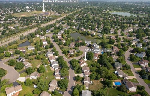 8009 Greenbriar Ln, Saint Paul MN  55125-8472 exterior