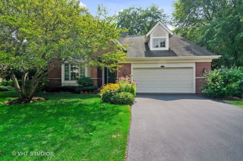 4255 Meadowview Dr, Glenview, IL 60026-7310