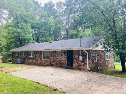 211 Poplar St, Jackson, GA 30233-5539