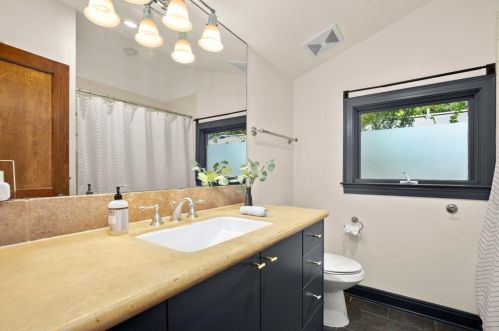 1305 40 St, Austin TX  78756-3614 exterior