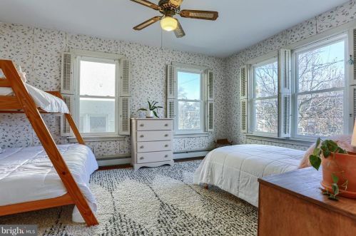 246 College St, Carlisle PA  17013-3754 exterior