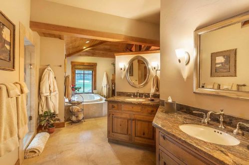 10221 Dick Barter, Truckee CA  96161-5172 exterior