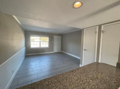 117 Doyle St, Granbury TX  76048-2421 exterior