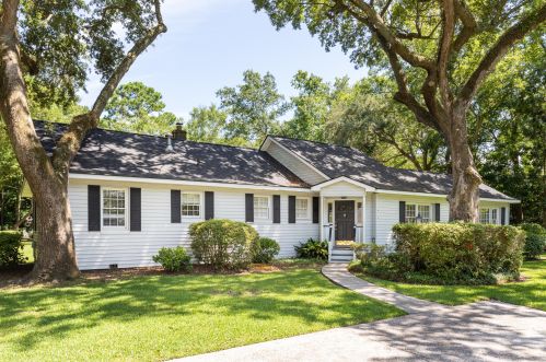 1433 Hale Rd, Mount Pleasant, SC 29464-3903