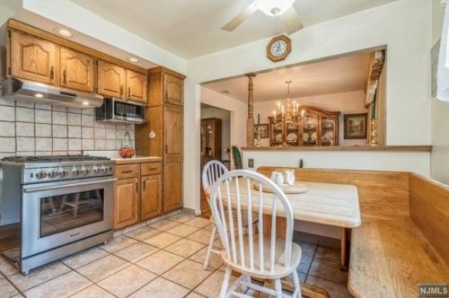 23 Meadow Ln, Hackettstown NJ  07840-4115 exterior