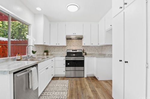 7085 Fulton Way, Stanton, CA 90680-2858