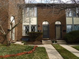 3260 Valley Ln, Columbus, OH 43231-3117