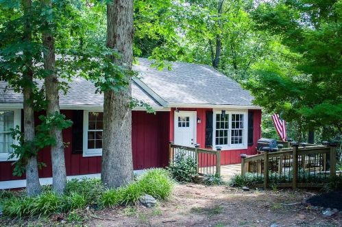 50 Silver Fox Dr, Dawsonville, GA 30534-6455