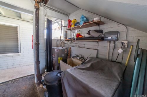 2969 Varsity Cir, Honolulu HI  96826-1745 exterior