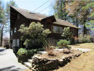 4 Birchwood Ln, Manchester, NH 03106-1209