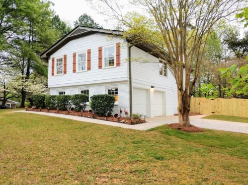 2563 Fleur De Lis Pl, Atlanta, GA 30360-1407
