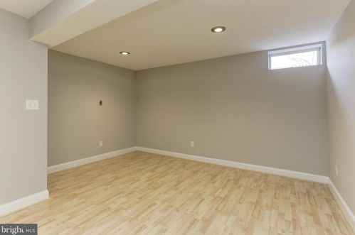 28 Avonshire Ct, Silver Spring MD 20904-6712 exterior