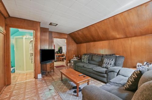 600 State St, Hobart IN  46342-6055 exterior