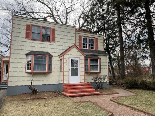 17 Hadik Pkwy, Norwalk CT  06854-3410 exterior