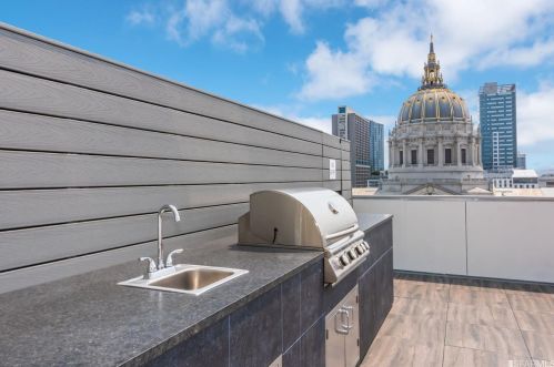 555 Golden Gate Ave, San Francisco CA  94102-3220 exterior