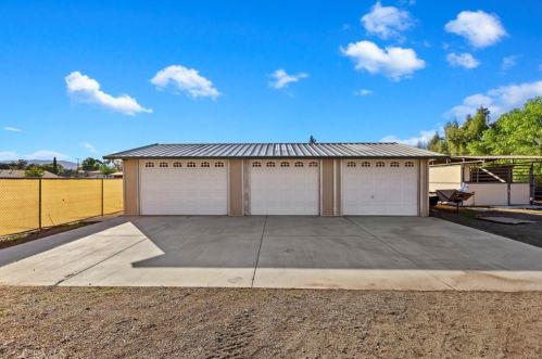 3772 Hillside Ave, Norco, CA 92860-1553