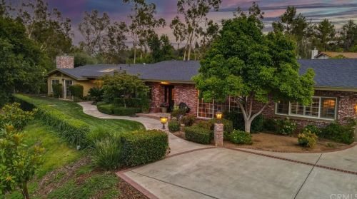 313 Mariposa Dr, Redlands, CA 92373-7233