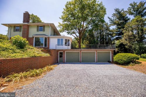 443 Ruth Ridge Dr, Lancaster, PA 17601-3633