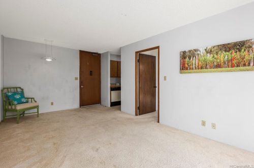 1122 Elm St, Honolulu, HI 96814-2253