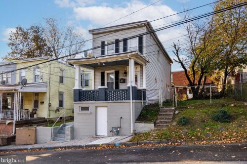 327 Ridge St, Harrisburg, PA 17113-1845