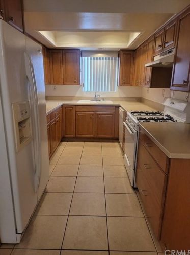 2891 Canyon Crest Dr, Riverside, CA 92507-2900