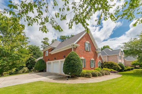 1372 Innsfail Ct, Lithonia, GA 30078-5684