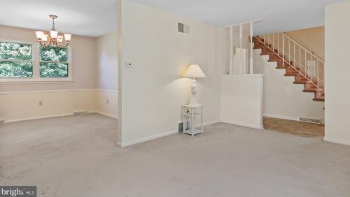 581 61st St, Harrisburg, PA 17111-4235