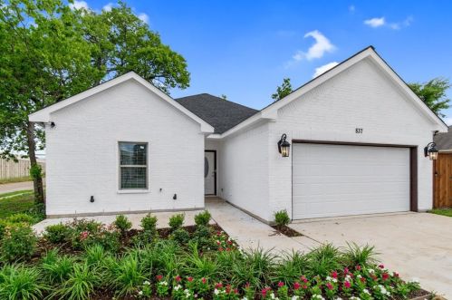 857 Jessamine St, Fort Worth, TX 76110-2636