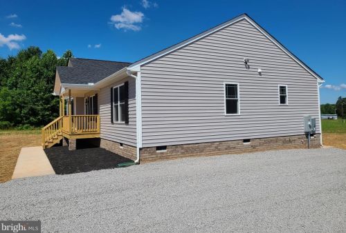 143 Bella Woods Dr, Bumpass, VA 23024
