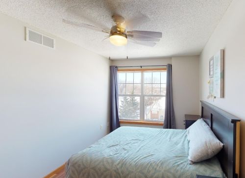 1091 Barclay St, Saint Paul MN  55106-1405 exterior