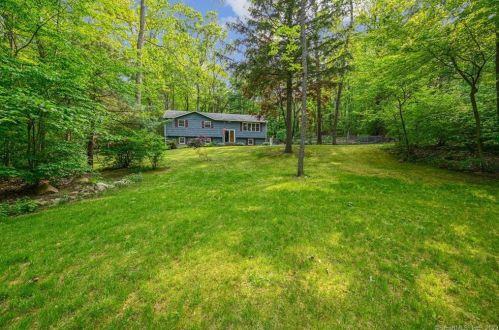 6 Stony Brook Dr, East Hampton, CT 06447-1023