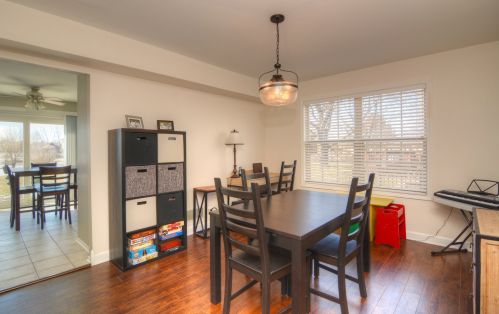 1198 Knollwood Dr, Carol Stream IL  60188-2943 exterior