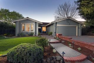 49 Buckingham Dr, Moraga, CA 94556-2406