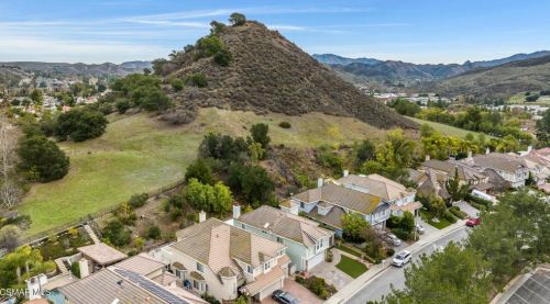 5520 Forest Cove Ln, Calabasas, CA 91301-4047