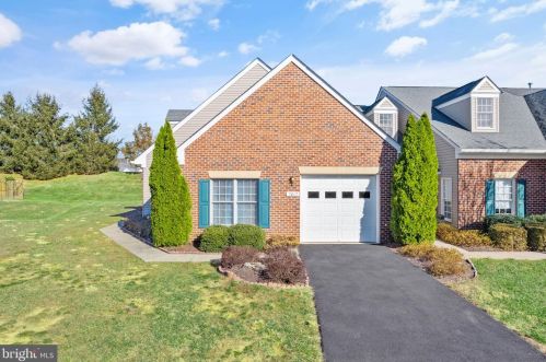 7017 Radford Dr, Fredericksburg, VA 22407-3728